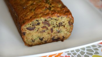 GÂTEAU AUX NOIX ET AUX COURGETTES