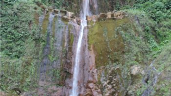 Devenez enquêteur et découvrez où a été prise la photo du jour ! Tous les moyens sont bons pour trouver... recherchez dans le dictionnaire, sur internet, ou dans vos photos personnelles et déposez en commentaire votre réponse. Au fur et à mesure de vos retours, nous vous donnerons d'autres indices...