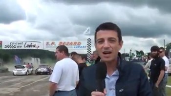 Nous sommes à Lavaré dans la Sarthe pour le rallye cross 2014. C'est sous un temps nuageux et un sol boueux que commence la course. C'est la 18ème édition du rallye de Lavaré et le temps est plutôt capricieux.