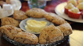 Les scones sont des petits gâteaux secs britanniques.