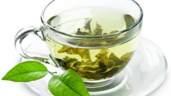 On connait tous les vertus du thé vert, cet extraordinaire antioxydant. Celui-ci n'est cependant pas sans danger. En effet, il faut savoir où l'acheter et comment le consommer. Explications...