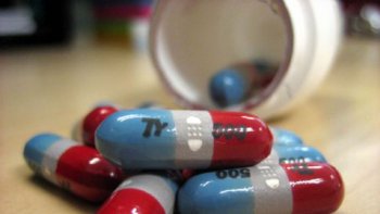 Excellente nouvelle pour tous les retraités polonais âgés de plus de 75 ans. Ces derniers bénéficieront désormais de médicaments gratuits avec l'entrée en vigueur de nouvelles mesures. Une loi permettant d'avoir gratuitement les médicaments vient d'être votée pour le plus grand bonheur des seniors à la retraite de cette catégorie.