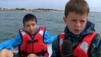 
La classe de mer est un départ en vacances pédagogiques et ludiques durant laquelle l’enfant découvre l’histoire de la France ainsi que des activités entre copains. Aujourd’hui, nous vous invitons à partir à la découverte du littoral de l’île de Noirmoutier.