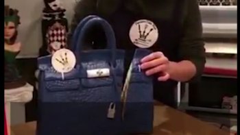 Avec Charlotte, nous vous présentons des Pâtisseries "originales". 
Beaucoup de travail, de recherche, de précision dans les détails...
Mais est ce que ça donne "ENVIE " ??
Achèteriez-vous de tels "œuvres " ?? Les asiatiques sont vraiment doués dans l'art culinaire !