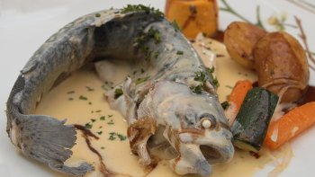 Peu coûteux , original et bon... Les bons pêcheurs en font leur plat de prédilection.
En attendant les nouvelles recettes de notre chef Minou...