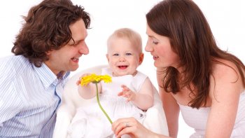 Nous avons récemment envoyé un e-mail avec un sondage pour savoir ce que vous pensiez des droits de succession. En effet, en cette période de grand débat national, la taxation des grosses successions est une revendication qui revient beaucoup dans les doléances. De nombreux Français sont pourtant contre une hausse des droits de succession. Pour la majorité des Français, quand on a travaillé toute sa vie, on veut pouvoir transmettre le fruit de son travail à ses enfants avec le moins de taxation possible.
Heureusement, il existe des solutions pour les réduire.