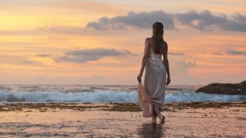 en regardant le monde  et le quotidien de notre vie " le malheur semble habité l'humanité'_ le désespoir envahit nos pensées.....Et pourtant...