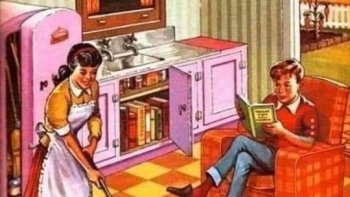 Indice : il y a 21 choses qui clochent sur cette image ! On attend vos réponses en commentaire...
Exemple : pourquoi les heures sur l'horloge sont indiquées à l'envers ?