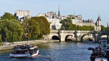 Une petite balade sur les berges de la Seine ça vous dit ? Connaissez-vous Paris ? 