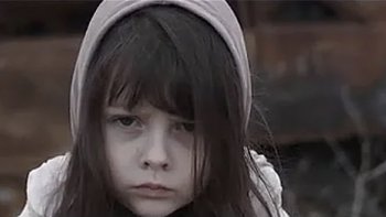 "Intemporelle... hélas, l'indifférence... et qui ne pourrait d'ailleurs être plus
d'actualité.....

'

