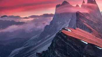 Les Dolomites sont une des montagnes situées tout au nord de l'Italie. Elles sont inscrites au Patrimoine mondial de l'Unesco.