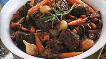 Le boeuf bouguignon est un classique de la cuisine française. Notre chef ordissinaute Minou nous livre aujourd'hui sa recette.