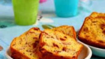 chef lucciolo revient avec cette succulente recette le  Cake salé au Fromage basque et figues séchées.