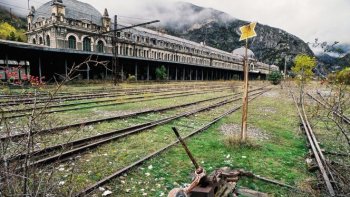 La deuxième plus grande Gare fantôme d'Europe de Canfranc en Espagne.