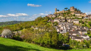 Turenne, village médiéval de la Corrèze, était un véritable état féodal et un grand fief de  France au XIVè s. Le vicomté de Turenne jouissait d'une autonomie complète.