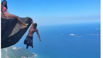 
Avec cricri nous vous invitons à nous suivre pour un "Grand Frisson" !