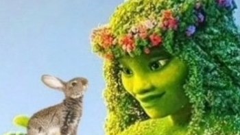 IL existe quelque part  sur notre terre  des jardins magnifiques ..
et celui ci dont je n'ai pas la localisation  est entretenu par un jardinier magique  qui nous transporte vers un monde merveilleux ..où vous reconnaîtrez des personnages 
de contes de fées....