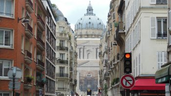 

Faisons une balade dans la capitale.
                                     


Les commentaires sont au bas des photos.