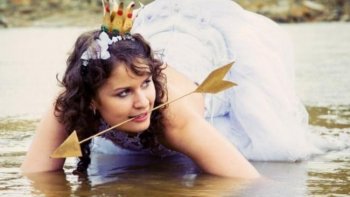 Des pires photos de Mariage Russes. On ne se lasse pas de voir les albums de Mariage de certains Russes. Oui ils redoublent d'inventivité dans la mise en scène, dans l'estétique, dans la passion, dans le montage !  Ils redoublent de tout et c'est pas toujours très reussi....c'est de même parfois carrément le malaise !.