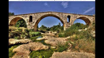 Nous voici  partis en excursion dans une tres belle region ,,,,
en passant une petit coucou à    DYANE ....