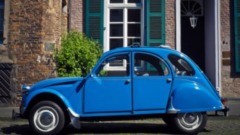 Certains retraités ont pour rêve d'acquérir une voiture de collection et souhaitent le faire à l'aide d'un prêt, mais lequel est-il le plus adapté ?