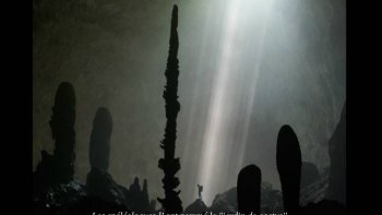 

au vietnam, la caverne Hang Song  Doong, la plus grande jamais découverte;
joyaux de la nature, qui parait sortir de film de science fiction... encore un mystère de la nature 