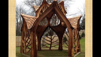 De l'imagination, de l'humour, le bois est magnifié ! bravo pour cette inventivité et le talent !

