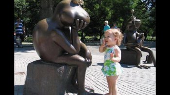 Sur les paroles d'un "poète" du sud (F. Cabrel) de jolies photos d'enfants qui sont notre avenir et qui devraient entendre des mots d'amour plutôt que des mots de haine...merci Mr Cabrel pour cette jolie chanson (parmi tant d'autres)
(source internet)