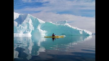 Un peu de fraîcheur, avec l'Antarctique... le vent y souffle à 320 km/h.
Un volcan, Érébus, au sud de la terre, crache des cristaux... il est en Antarctique.
Pas de fourmis, pas de serpents... Ouf !
Bonne découverte !