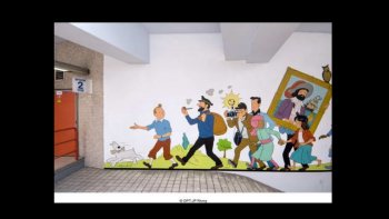 Voici pour votre plaisir un aperçu de "l'Art de la rue " en Belgique..
et mille raisons  de leur dire Bravo..
Se promener dans les rue en compagnie de Tintin, Milou, capitaine hadock
Et autres figures connues des bandes dessinées  doit etre tres agreable ...