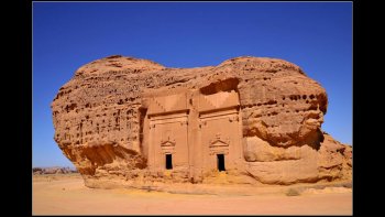 Comme c'est une région où nous n'irons pas promener regardons les photos   ..
les ruines de Petra  sont plus connues que celles de sa petite soeur "Mada  in Saleh" ici presentée,,,

Charlotte et danys vous invitent à decouvrir   cette region .......

 