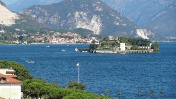 Un tour sur le Ferry, parmi les beautés du Lac Majeur !