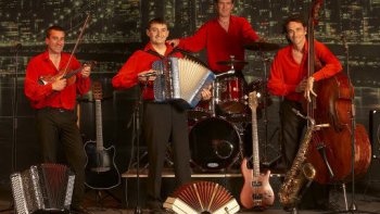 Avec son orchestre, Dominique Moisan est devenu le roi des matinées dansantes. Depuis près de trente ans, au sein de différentes formations, Dominique Moisan fait le bonheur des amateurs de danse de toute la région de Bretagne. Avec son orchestre, le musicien briochin est devenu le roi des matinées dansantes, où les couples s'enlacent au rythme du tango, de la valse et d'autres élégantes danses de salon et parfois aussi, les danses traditionnelles bretonne. !