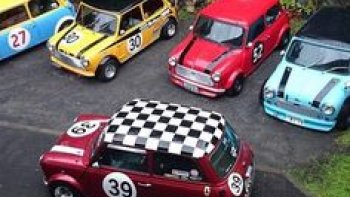 quelques belles affiches ....et de jolies voitures ...