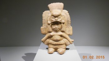 statue maya
