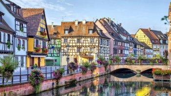 Jolie région, acceuillante, fleurie à souhaits, entre route des CRETES, route
des VINS, la région ALSACIENNE est un petit paradis, l'épicurien y trouve
aisèment plaisirs entre bonnes tables et jolis paysages.