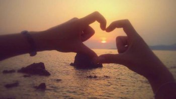 Un petit voyage virtuel   qui vous fera découvrir  ou  revoir les beautés de notre planète