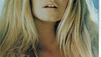 Icône du cinéma et beauté fatale, Brigitte Bardot a enflammé les  cœurs & les esprits.
  < une poésie enflammée >...