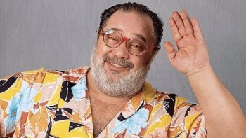 " Rosalie " est un tube de Carlos, publié en 1978. Cette chanson, écrite par Georges Plonquitte, inspire la célèbre publicité d'Oasis mettant en scène Carlos. Dans le clip de 1993, tourné dans le décor du Club Dorothée, figure la journaliste Marie Drucker, alors étudiante. !