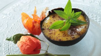 Si vous raffolez de la mangue, alors ce dessert est fait pour vous. Recette fraîche et fruité à proposer à vos invité pour Noël. !