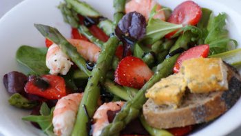 Salade gourmande et pleine de saveurs !