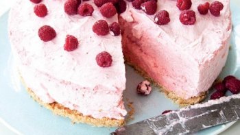 GÂTEAU mousseux aux Fraises et Framboises