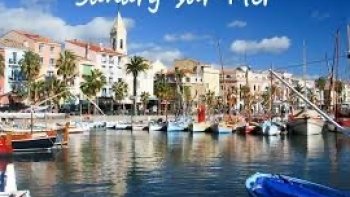 "Bienvenue à Sanary-sur-Mer'  un village fantastique' situé sur la Côte méditerranée
  française"