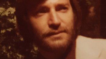 Chaque composition part d'une inspiration d'une seconde... Elle se développe, s'exploite ou pas !
 1- Regardez et écoutez.
2-  Réécoutez en fermant les yeux et créez votre monde, votre univers grâce à ma Musique.
3 - C'est le bonheur d'un instant que l'on cherche à vous offrir, nous, les compositeurs 