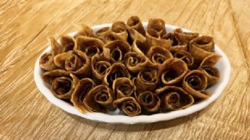 Si vous aimez les pâtes de fruits, cela y ressemble, mais en moins sucré. on n'ajoute pas de sucre et c'est très parfumé.