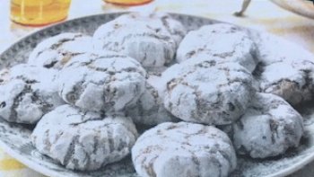 vous pouvez doublez les proportions ces biscuits se gardent un peu dans une boite en fer