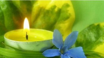 PETIT TEXTE REVISITÉ ...
.nous sommes tous sur le même chemin...
plus ou moins semé d'embûches ,,plus ou moins  dans la lumière...
beaucoup sont partis ,,certains vont vers la lumière, blanche ,, 
 les autres continuent le voyage
mais personne n'en connaît  le terminus....