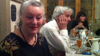 C'est le printemps des poètes.......alors, voici le plaisir des mots, mots qui me furent inspirés une nuit de 1995.
Que cet essaim, porte à chacun de vous, Amour, Amitié, Fraternité.  Maryse LOUSTALOT.    