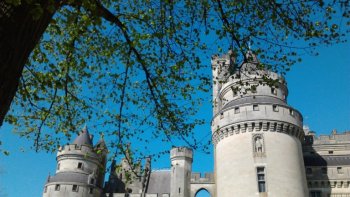 Un "tiot" détour par le 02 et ce département rural, qui est le mien, merci de
votre attention pour en faire connaissance ou tout simplement  revoir un
territoire de connaissance.