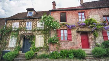 Gerberoy, classé "Plus beau village de France", est situé au cœur de la Picardie.